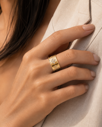 Flairis Ring